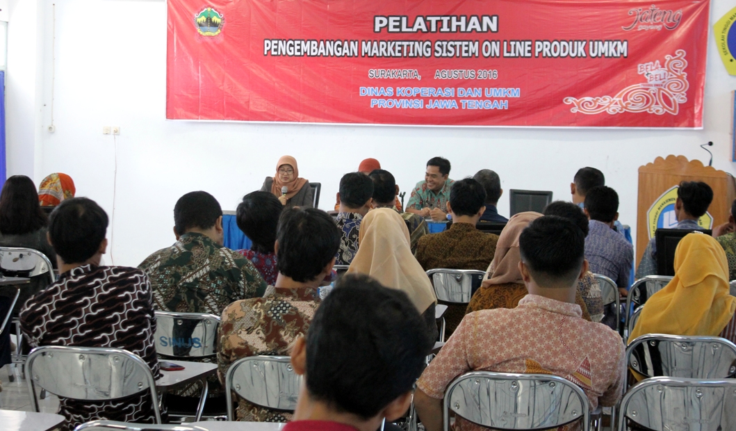 30 UMKM Se-eks Karesidenan Surakarta ikuti Pelatihan Marketing Sistem Online di STMIK Sinus - STMIK Sinar Nusantara
